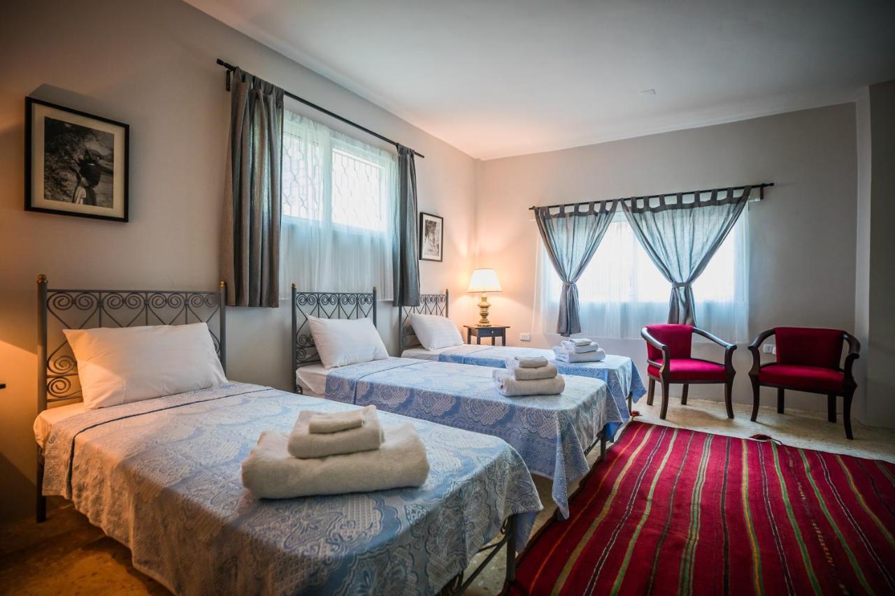 Bed and Breakfast Beit Al Baraka Umm Qays Exterior foto